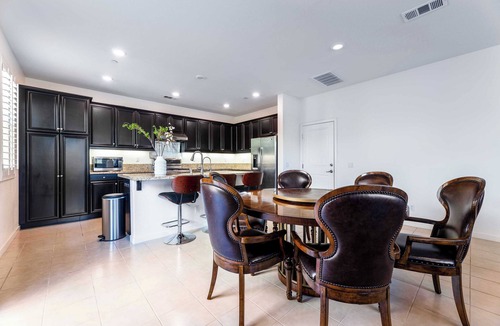 Valle Lindo House | Spacious 1st Floor Suite｜Flexible Lease｜Close to 60 Fwy｜Family Focused #41628