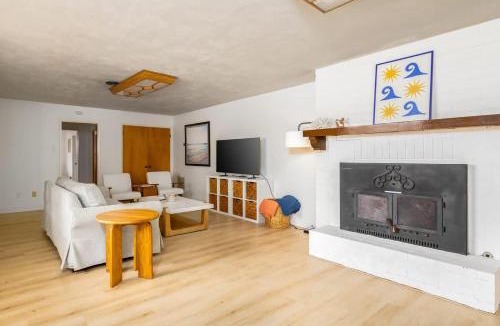 Olde Carlsbad House | Spacious 2 Bed in Carlsbad