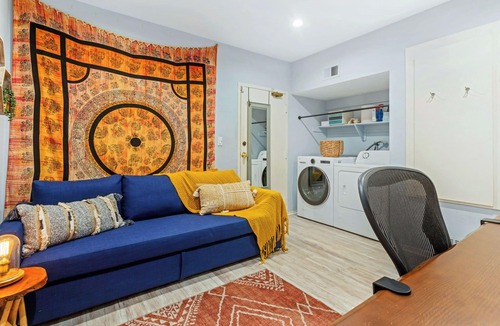 Warner Center House | Spacious 2 Bedroom plus Office Townhome - Apr-Jul
