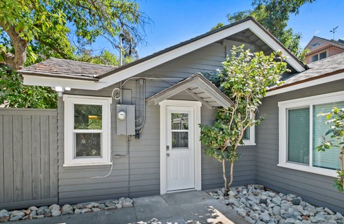 Whittier House | Spacious 2-Bedroom Avocado Home!