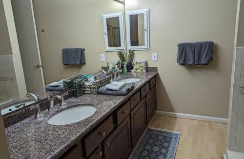 Sawtelle Apartment | Spacious 2 bedrooms. Prime Location (entire place)