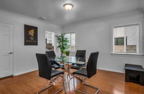 Melrose House | Spacious 2 levels 2-Bedroom 2-Bath in The best Neighborhood