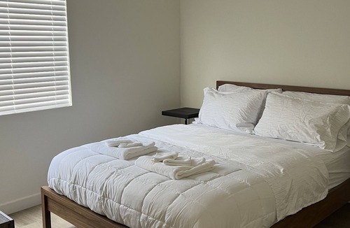 Downtown House | Spacious 2BR, 2BA Townhouse near Hollywood, Burbank and Pasadena