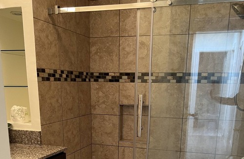 Downtown House | Spacious 2BR, 2BA Townhouse near Hollywood, Burbank and Pasadena
