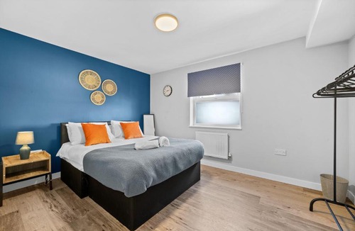 Plasnewydd Apartment | Spacious 3-Bed Cardiff Apartment - Walk to Centre - 2 Bathrooms