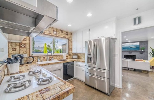 Warner Center House | Spacious 3 Bedroom Luxury Home With a Private Pool