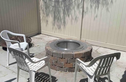 Cypress Apartment | Spacious 3-bedroom with AC and WiFi in welcoming Cypress