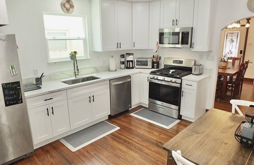 Belmont Shore House | Spacious 3 bedrooms 2 bathroom beach house, 140 yards to Bayshore Beach