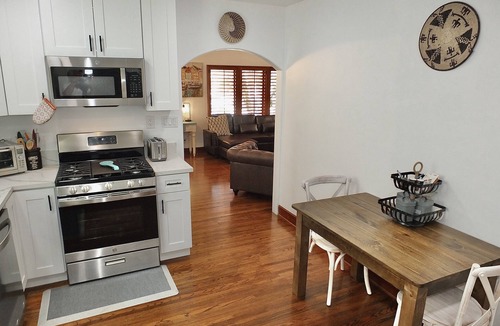 Belmont Shore House | Spacious 3 bedrooms 2 bathroom beach house, 140 yards to Bayshore Beach