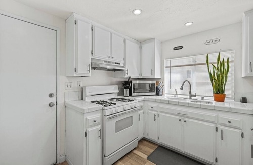 Lancaster House | Spacious 3B-2B Home with High Ceilings & Large Yards