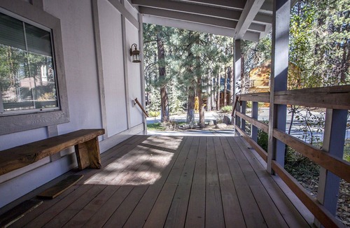 Summit Estates Apartment | Spacious 3b 2b Sleeps 8 Fenced Yard, WiFi, Walk to Snow Summit