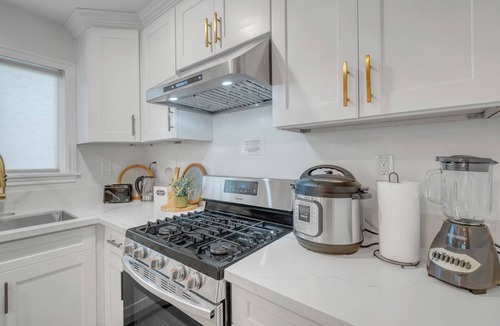 El Monte House | Spacious 3B2B Family Home Close to LA Top Attractions