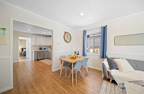 Lawndale House | Spacious 3BDR Home Near Manhattan Beach