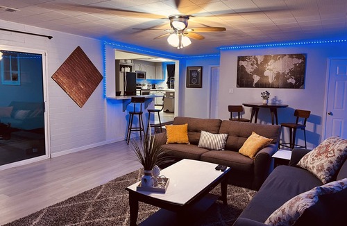 Citrus Heights House | Spacious 3bedroom: 70 inch 4K LED TV, Outdoor Firepit