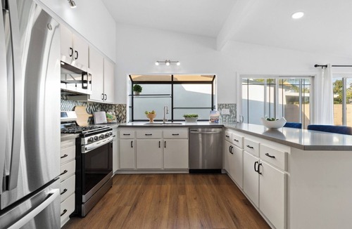 Fountain Valley House | Spacious 3BR Retreat for 6 Guests Perfect Getaway!