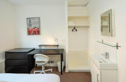 Nine Elms Apartment | Spacious 4-Bed Flat Near Nine Elms Tube Station