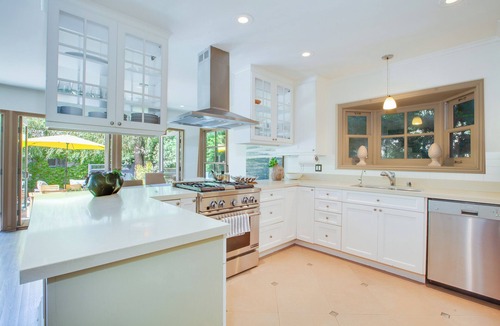 Tri-West Villa | Spacious 4-bedroom Villa with Pool + Guest House in West Hollywood West