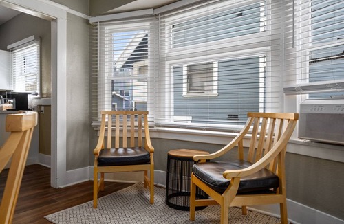 Willmore House | Spacious 4 Bedroom Home in Downtown Long Beach