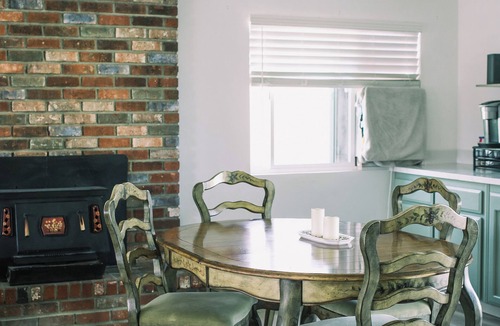 Tehachapi House | Spacious 4-bedroom home, AC, beautiful backyard with views, and deluxe hot tub.