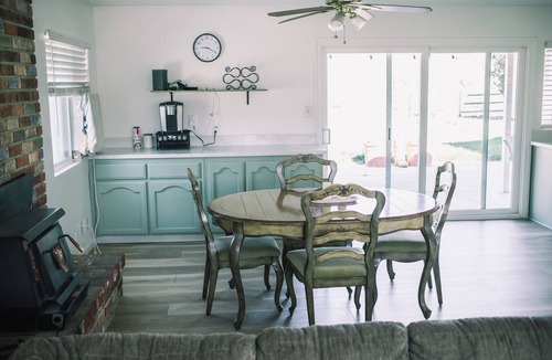 Tehachapi House | Spacious 4-bedroom home, AC, beautiful backyard with views, and deluxe hot tub.