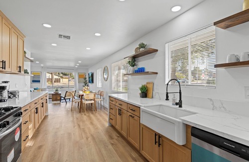 Redlands House | Spacious 4-bedroom house in gorgeous Redlands with Pool& BBQ