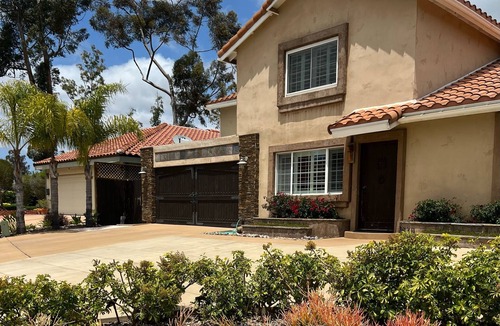 Tierrasanta House | Spacious 4-bedroom suburban retreat in San Diego! Backyard, BBQ, Pool & Jacuzzi