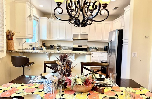 El Monte House | Spacious 4-bedroom townhome with WiFi and AC in lovely El Monte