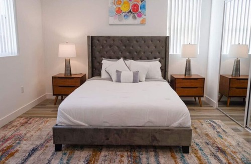 NoHo Arts District House | SPACIOUS 4-BEDROOM TOWNHOUSE NEWLY BUILT IN 2021 NEAR NOHO ARTS DISTRICT (p40)