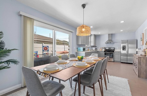 Westminster House | Spacious 4-bedroom house with WiFi, AC in serene Midway City