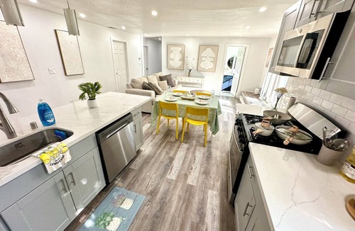 Santa Clara House | Spacious 4-bedroom house in fantastic Santa Clara with long driveway