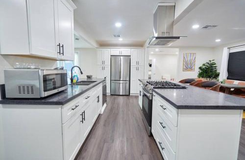 Del Aire Apartment | Spacious 4BR Gem with Private Hot Tub