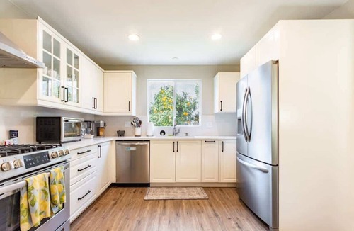 Placentia House | Spacious 4BR Retreat near Disneyland & Beaches