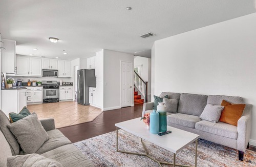 Riverside House | Spacious 5-Bed, 3-Bath Riverside Home with Pool & Jacuzzi
