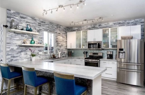 Lake Elsinore House | Spacious 5-bedroom home for your relaxation needs