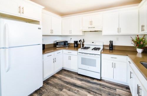 Los Angeles Apartment | Spacious 5 Bedroom 3 Bath Modern Home by Downtown LA With Parking