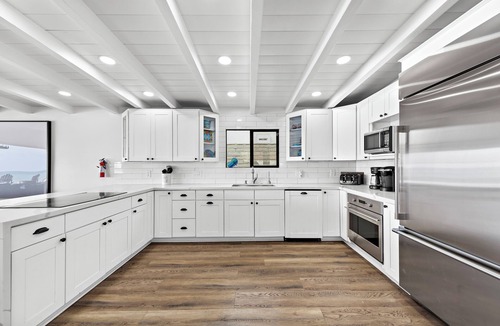 Capistrano Beach House | Spacious 5-bedroom Beachfront Home on Beach Road!