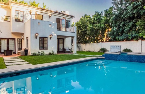 Hollywood Hills House | Spacious 5-bedroom house with WiFi, AC in fabulous Los Angeles