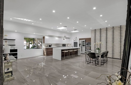 Greater Wilshire - Hancock Park House | Spacious 5-bedroom + heated pool & spa in the heart of LA