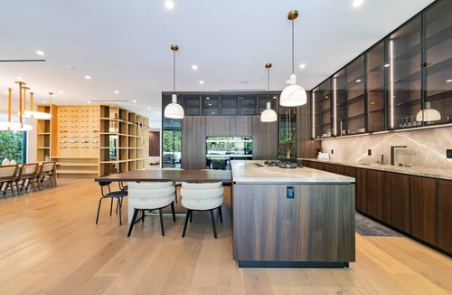 Beverly Grove House | Spacious 5-bedroom house in fabulous Los Angeles with WiFi, AC