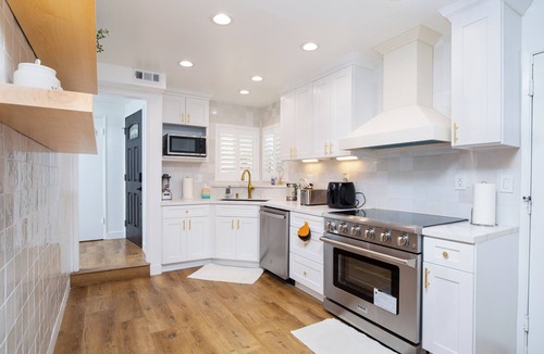 Midway City Villa | Spacious 5-bedroom villa in fabulous Hungtinton Beach near Disney and SoCal Gems