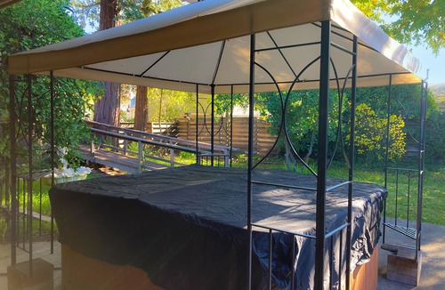 Cloverdale House | Spacious 5-bedroom wine country retreat in downtown Cloverdale