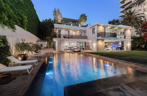 Beverly Hills House | Spacious 6-bedroom house with AC, WiFi in amazing West Hollywood