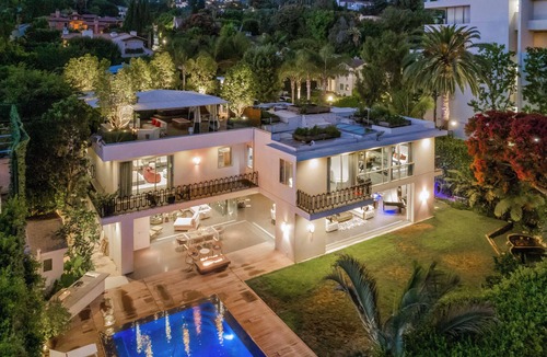 Beverly Hills House | Spacious 6-bedroom house with AC, WiFi in amazing West Hollywood