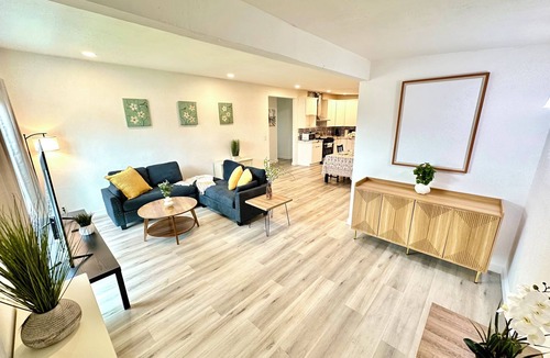 Sunnyvale House | Spacious 6-bedroom house in Sunnyvale with WiFi access
