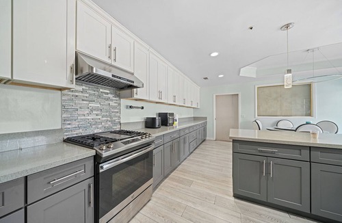 Monterey Park House | Spacious 6-bedroom house with HUGE swimming pool