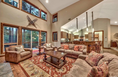 South Lake Tahoe House | Spacious 7-bedroom estate with hot tube and WiFi in delightful Lake Tahoe