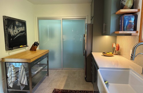 Silver Lake Condo | Spacious and airy Silverlake Treehouse with sweeping views.