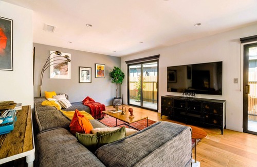 Elysian Heights House | Spacious and quiet retreat in Echo Park Baxter