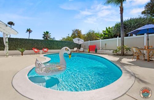 San Carlos House | Spacious and Stylish 5BR with Pool plus Guest House