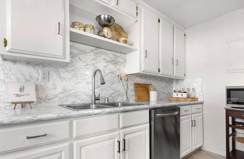 Hawthorne Apartment | Spacious Apartment Near SoFi Stadium and Kia Forum: 7 minutes away